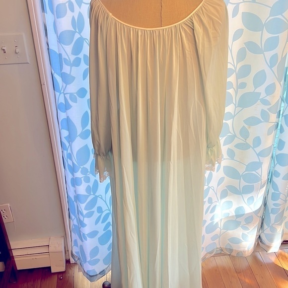 Miss Elaine Union Made Antron Nylon Nightie Size small - Picture 6 of 8